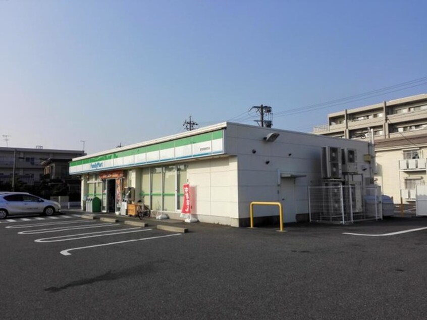 ファミリーマート(コンビニ)まで235m One‘ｓ