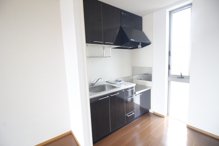 キッチン ＬＵＮＡ　ＣＯＵＲＴ