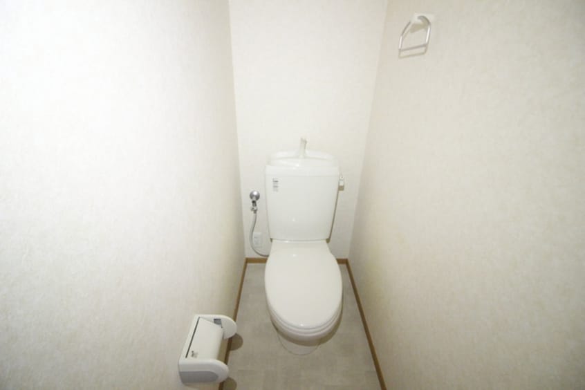 トイレ ＬＵＮＡ　ＣＯＵＲＴ