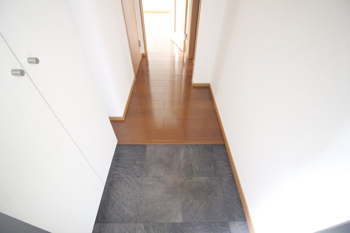 玄関 ＬＵＮＡ　ＣＯＵＲＴ