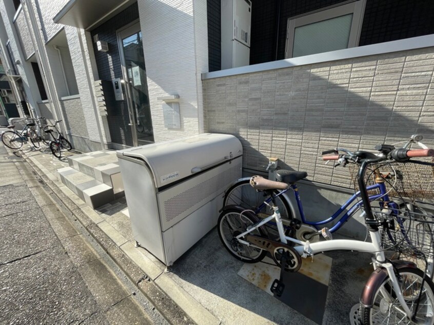 駐輪場 ボヌール金山