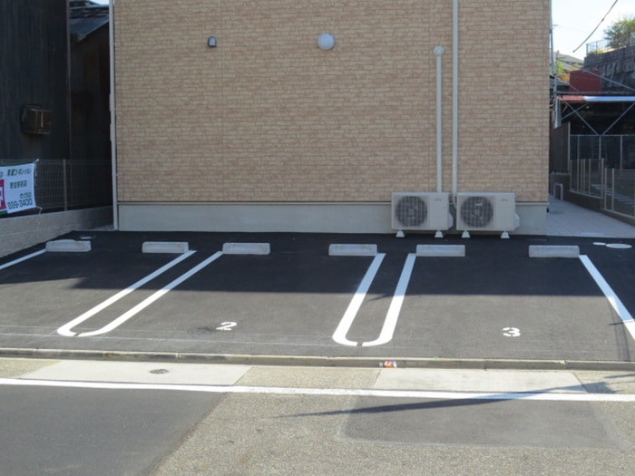 駐車場 オ　ソレイユ呼続