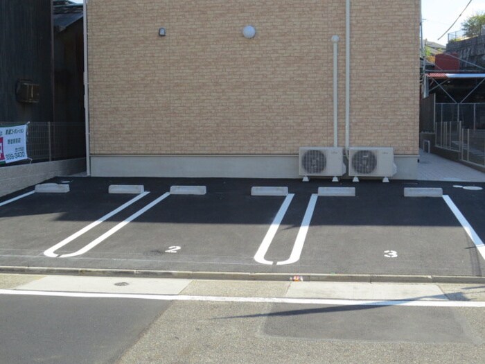 駐車場 オ　ソレイユ呼続