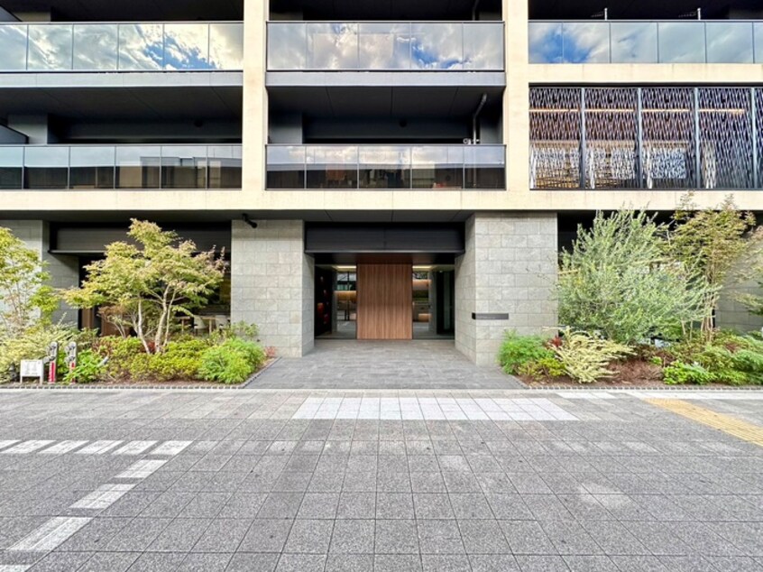 エントランス部分 ｵｰﾌﾟﾝﾚｼﾞﾃﾞﾝｼｱﾅｺﾞﾔﾄﾞｰﾑ前矢田