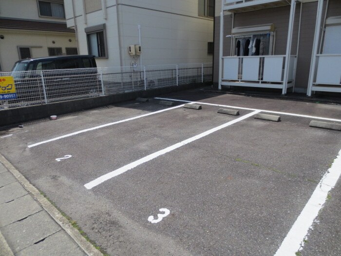 駐車場 サ－プラスワン町田