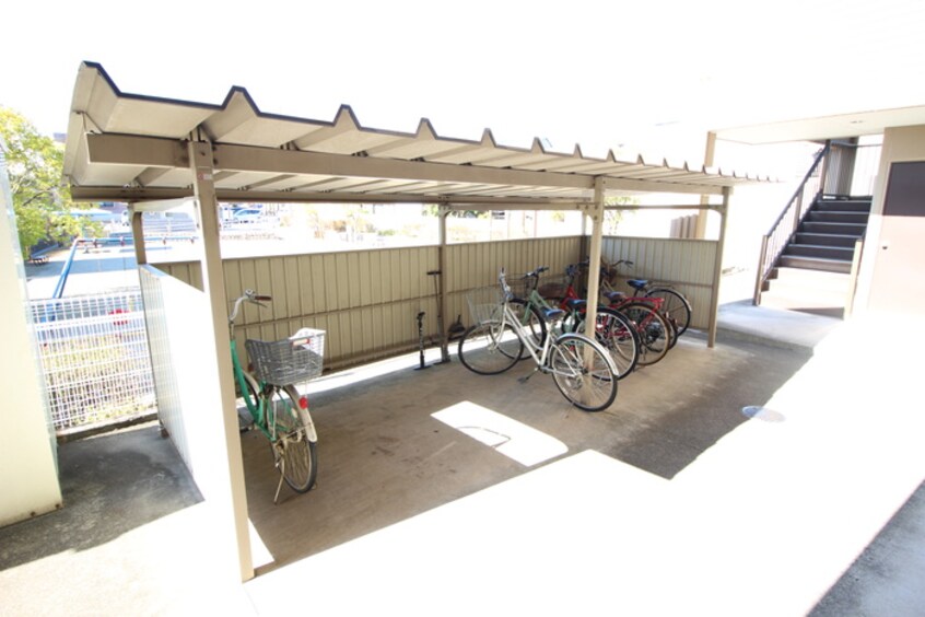 駐輪場 リンピア増田