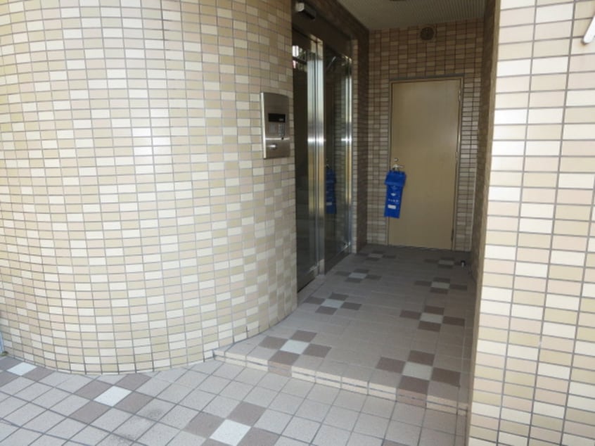 エントランス部分 パティオ本郷