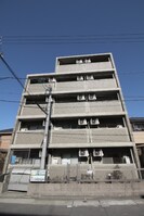 すまいる春岡の外観