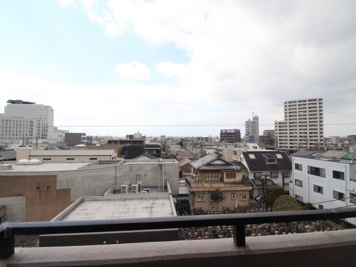 室内からの展望 ヴァンテージ本陣