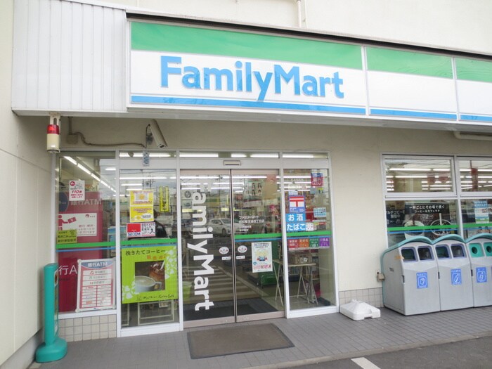 ファミリーマート昭和檀渓通四丁目店(コンビニ)まで360m シティガーデン五軒家