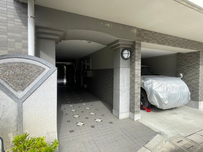 エントランス部分 ダルウィニー