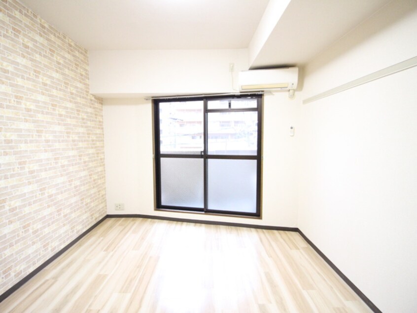 居室 エミ－ル泉