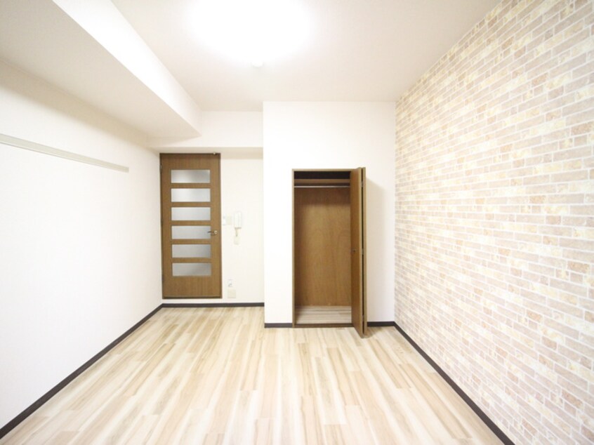 居室 エミ－ル泉