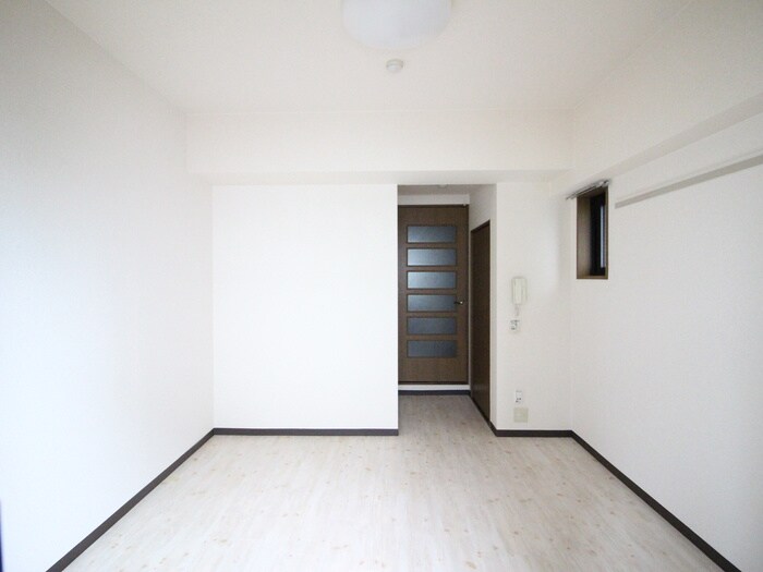 居室 エミ－ル泉