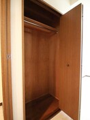 収納 エミ－ル泉