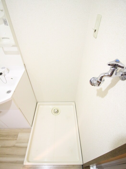 洗濯機置場 エミ－ル泉