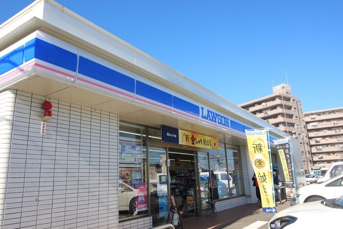 ローソン　江南古知野店(コンビニ)まで300m 野白ガ－デンハイツ