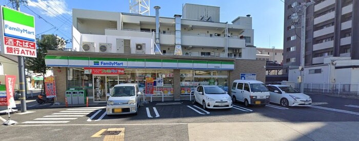ファミリーマート代官町東店(コンビニ)まで209m フォーブル代官