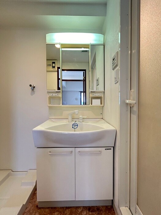 洗面 ＦＲＯＮＴＩＥＲ　ＮＡＧＯＹＡ