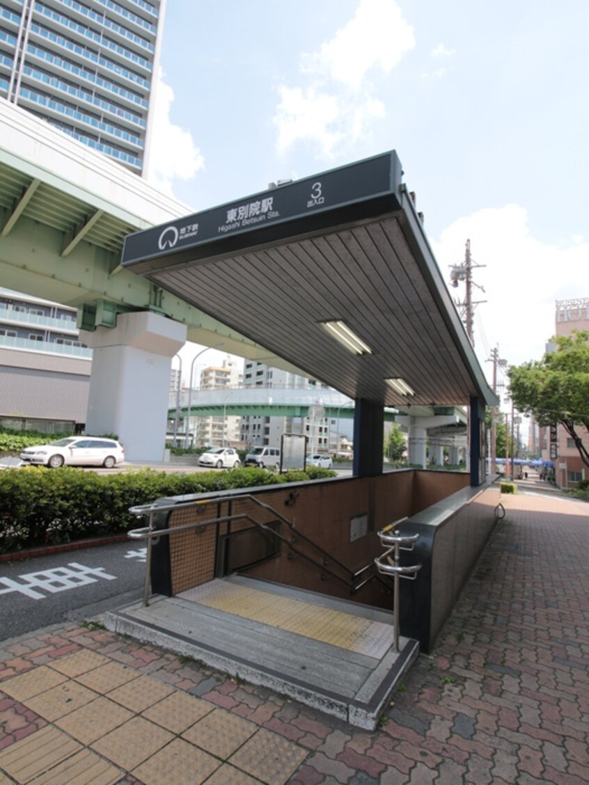 地下鉄名城線　東別院駅(その他飲食（ファミレスなど）)まで2m アクシス