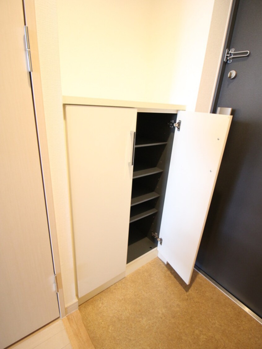 靴箱 ﾌﾟﾚｻﾝｽ名古屋STATIONｻﾞ･ｼﾃｨ(303)