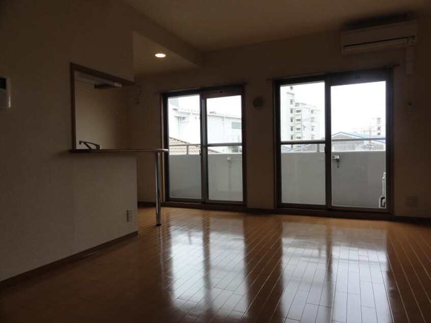 居室 ＣＡＬＭ　ＨＡＲＡ