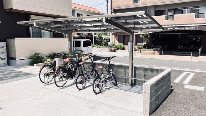 駐輪場 プールリアン