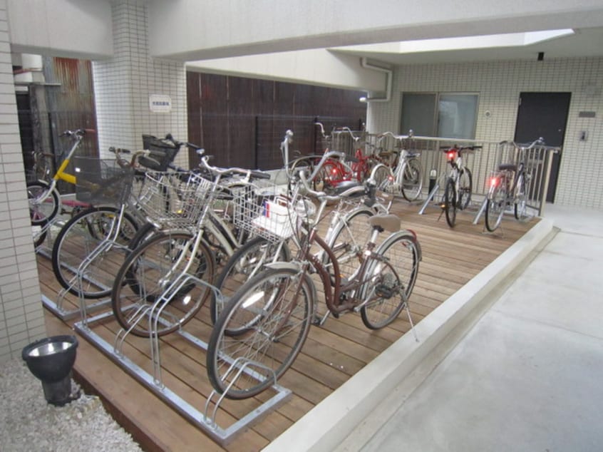 駐輪場 パテオはなの木