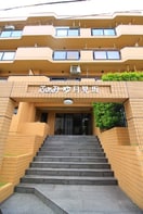 エントランス部分 ファミ－ユ月見坂