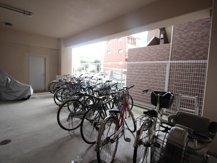 駐輪場 スリーウェイ金山