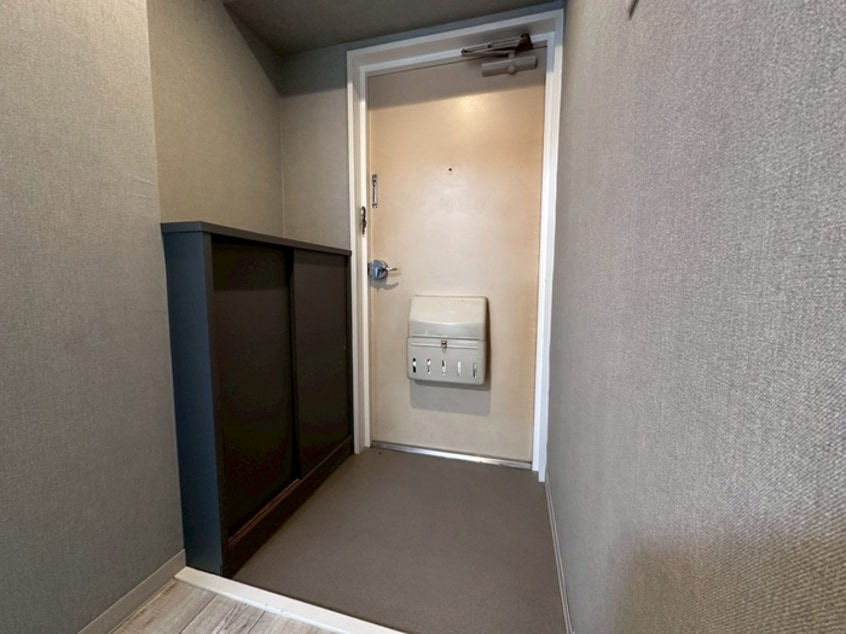 玄関 ﾁｻﾝﾏﾝｼｮﾝ桜通久屋（604）