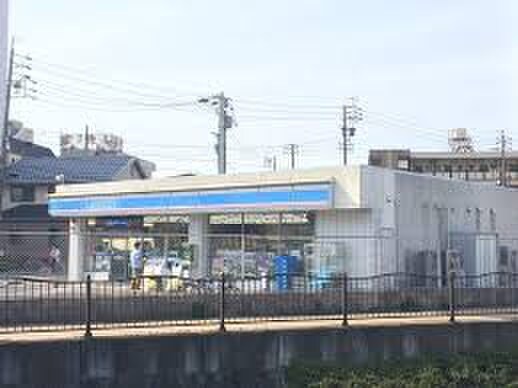 ローソン(コンビニ)まで170m La Douceur志賀本通Ⅱ