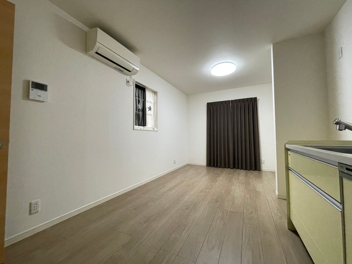 居室 三吉町戸建