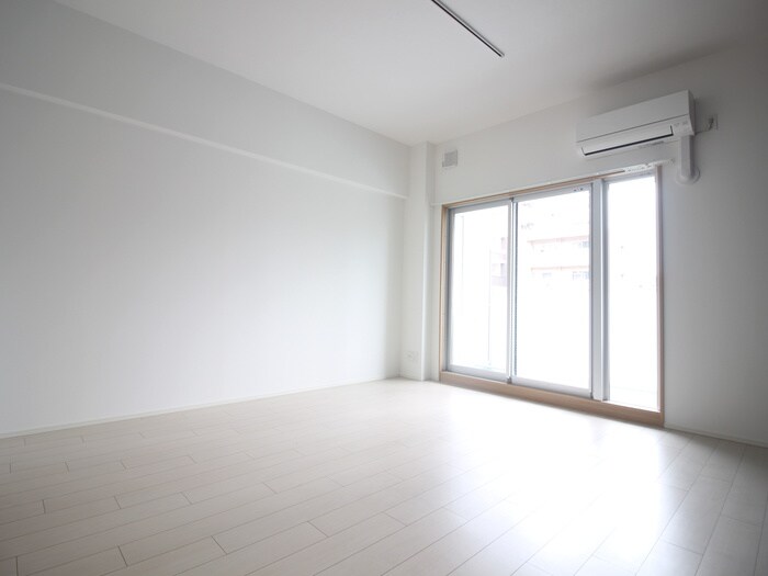 居室 SPAZIO METALLO