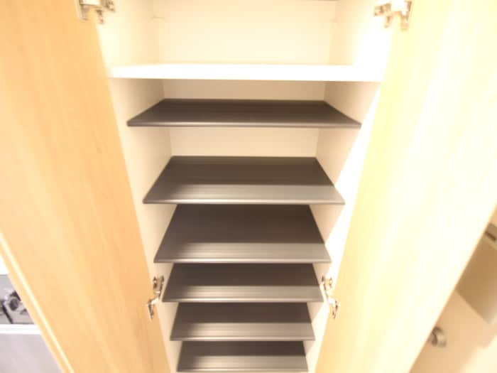 靴箱 SPAZIO METALLO