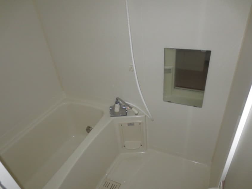 バス／シャワールーム等 メゾンプチシャトー出口 Ａ館