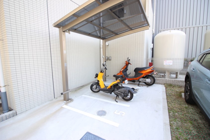 バイク置き場 Ｃｅｒｅｓ志賀本通