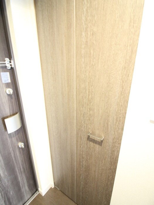 靴箱 プレサンス広小路通今池（607）