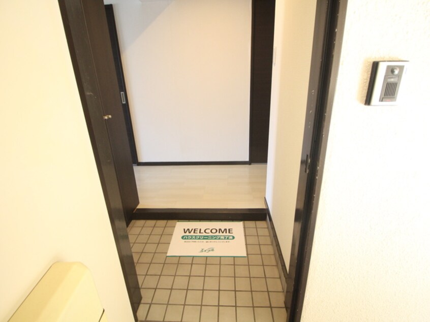 玄関 ファミ－ユ西浦