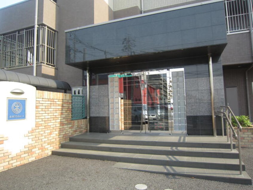 エントランス部分 本州守山ビル