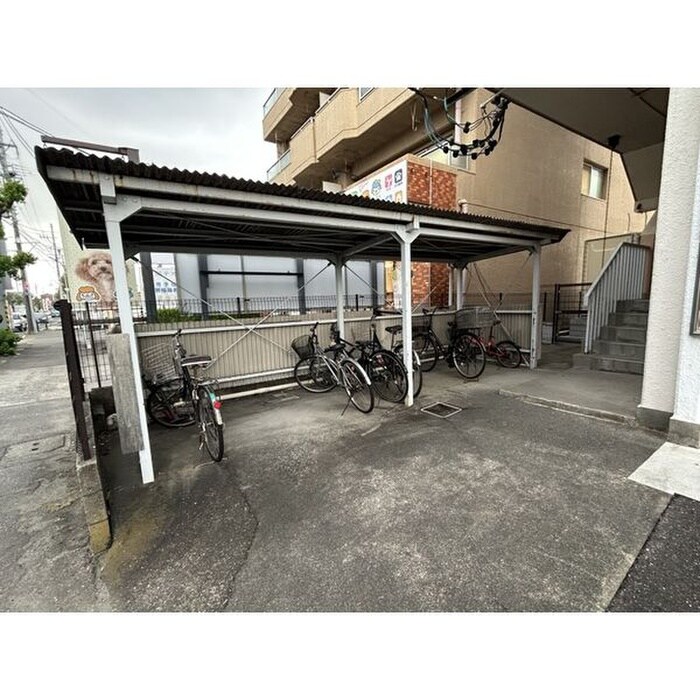 駐輪場 白山ビル