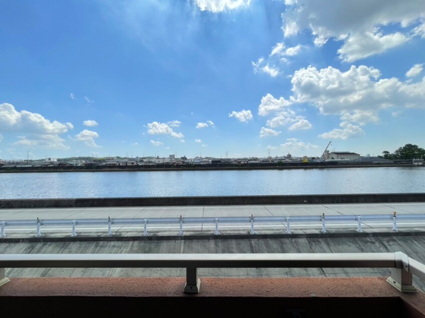 室内からの展望 Ｌａ　Ｅｃｃｅｌｌｅｎｔｅ