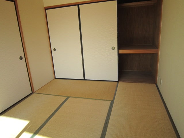 居室 レスカール一番町