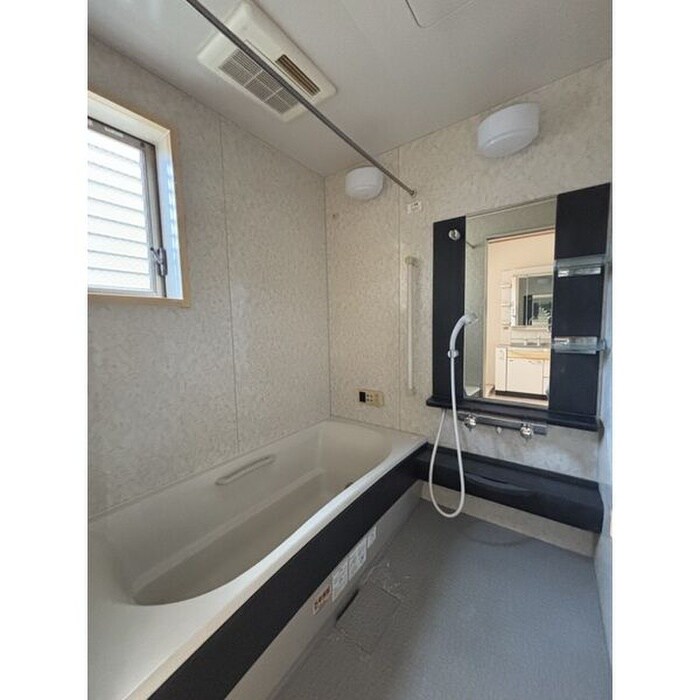 バス／シャワールーム等 比良一丁目貸家