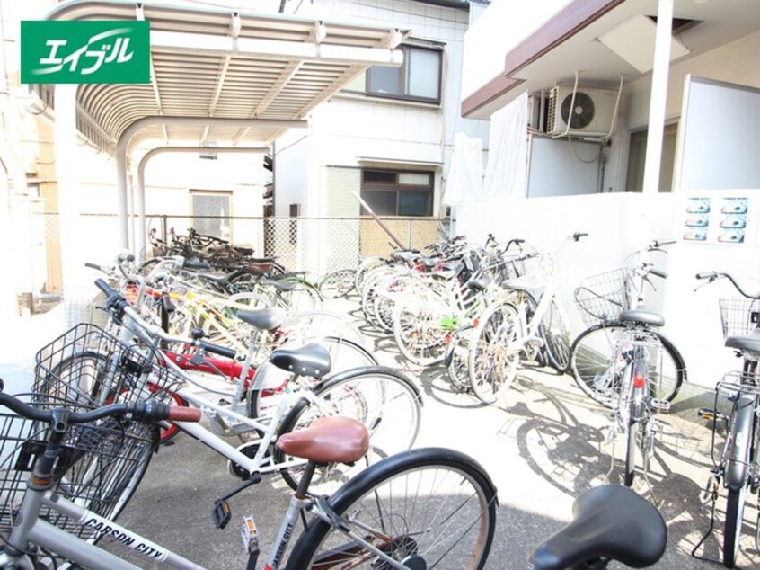 駐輪場 グランドメゾン金山