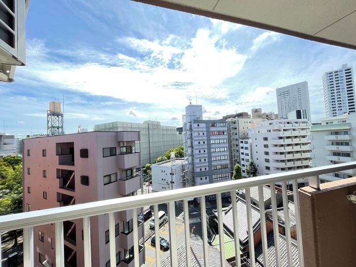 室内からの展望 サンプラザ金山