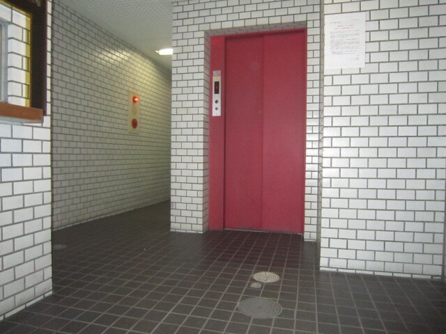 エントランス部分 ジョイフル鶴舞