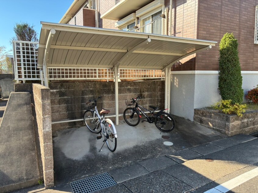 駐輪場 マリコート