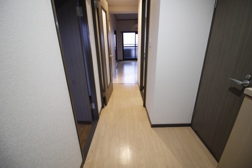 廊下 ア－クヒル