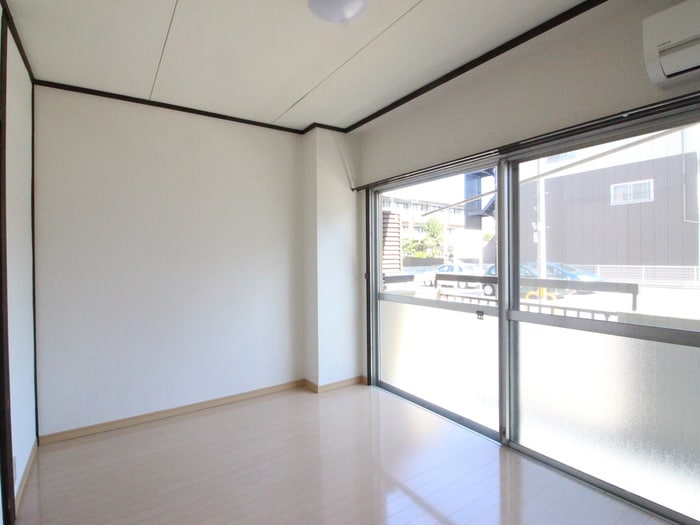 居室 シャルムスワン